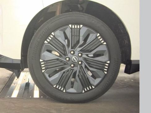 Certified 2026 Nissan Murano Platinum AWD/4WD image 8