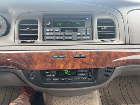 Used 2009 Mercury Grand Marquis LS image 13