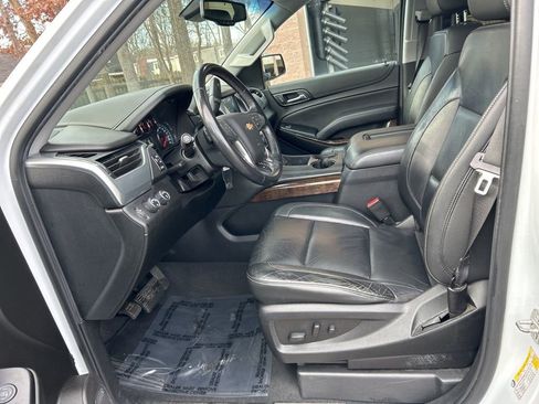 Used 2019 Chevrolet Suburban LT image 16