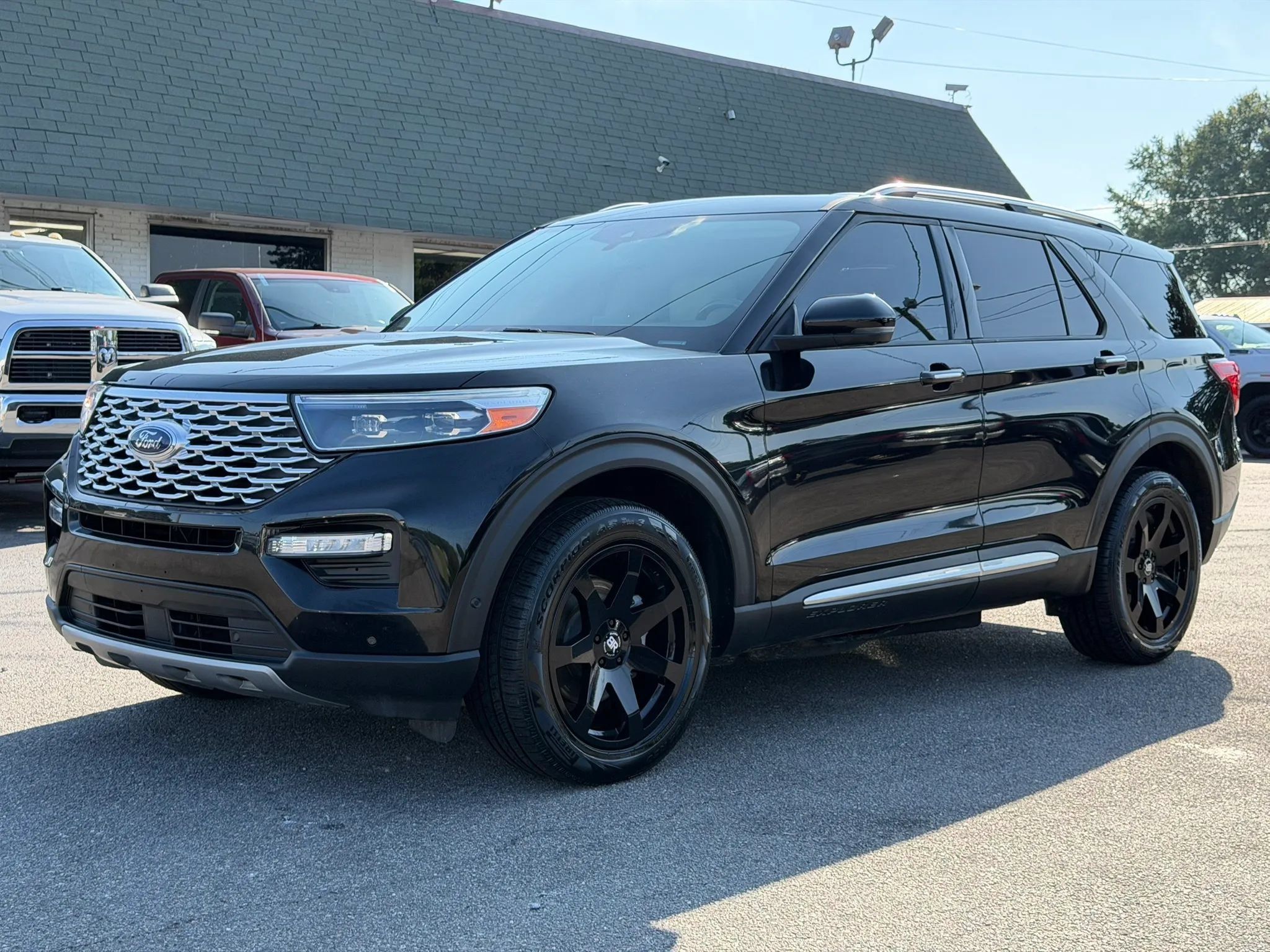 Used 2021 Ford Explorer Platinum w/ Equipment Group 601A AWD/4WD image 9