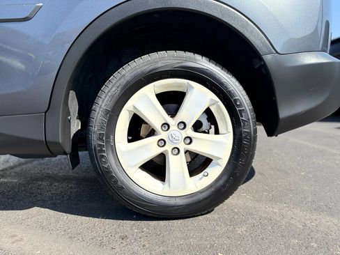 Used 2013 Toyota RAV4 XLE FWD image 34
