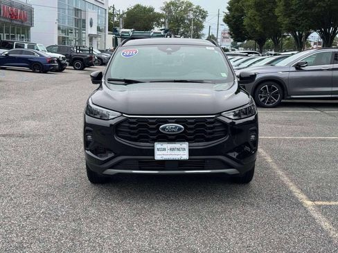 Used 2025 Ford Escape ST-Line Select AWD/4WD image 2