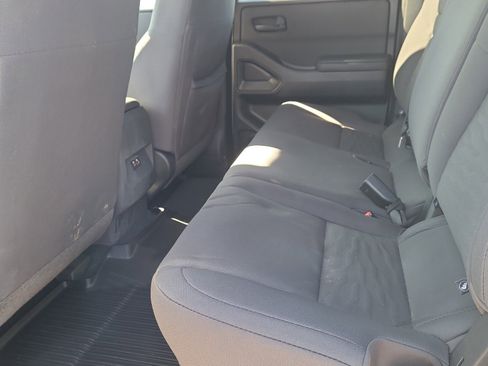 Used 2023 Nissan Frontier S image 11