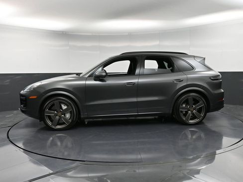 Certified 2021 Porsche Cayenne Turbo image 2