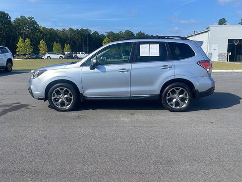 Used 2017 Subaru Forester 2.5i Touring w/ Popular Package #2 AWD/4WD image 4