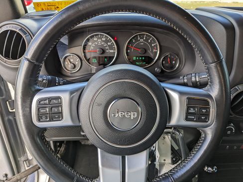 Used 2016 Jeep Wrangler Unlimited Sport image 37