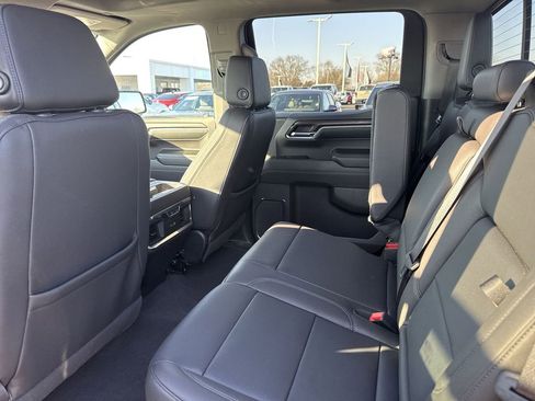 Used 2024 GMC Sierra 1500 SLT w/ SLT Convenience Package image 32