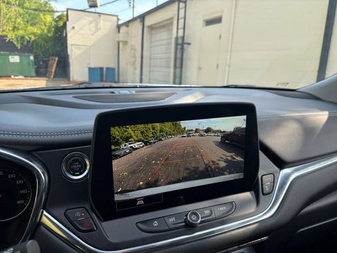 Used 2025 Chevrolet Blazer LT FWD image 18