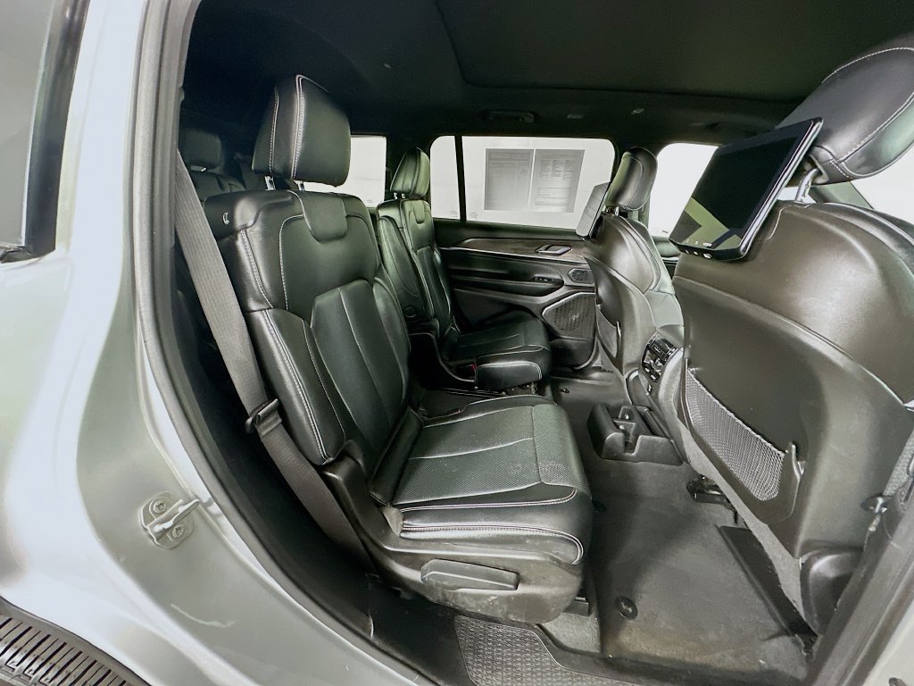 Certified 2025 Jeep Grand Cherokee L Overland w/ Rear Seat Video Group I AWD/4WD image 42