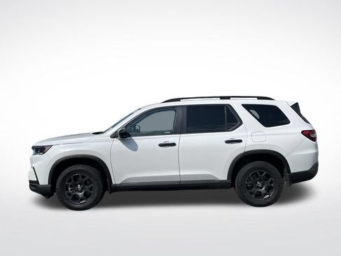 Used 2024 Honda Pilot TrailSport image 2