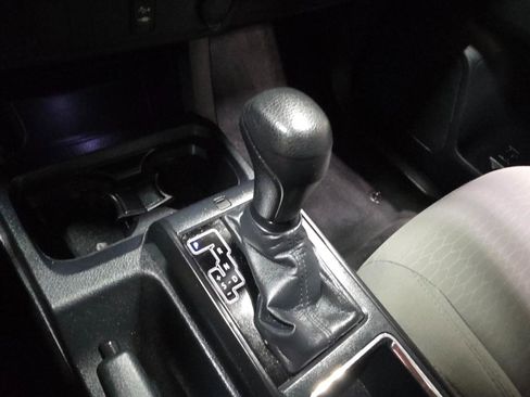 Used 2018 Toyota Tacoma SR w/ SR Convenience Package AWD/4WD image 33