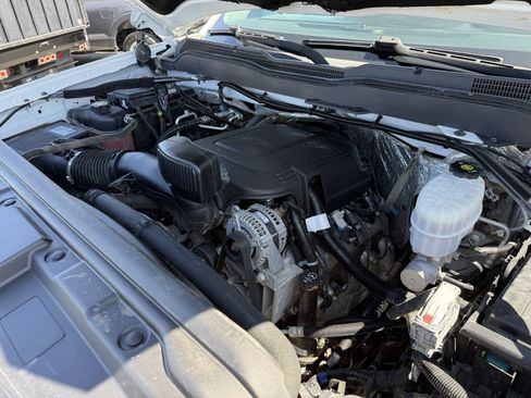 Used 2018 Chevrolet Silverado 2500 W/T AWD/4WD image 24