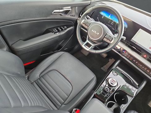 Certified 2024 Kia Sportage SX Prestige image 17