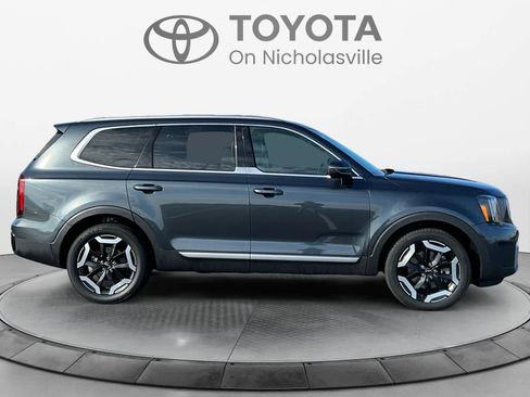Used 2024 Kia Telluride S w/ S Sunroof Package image 7