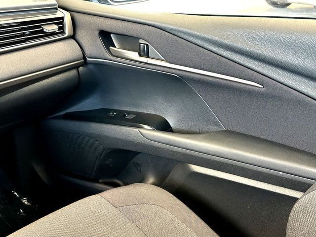 Used 2025 Toyota Camry LE FWD image 27