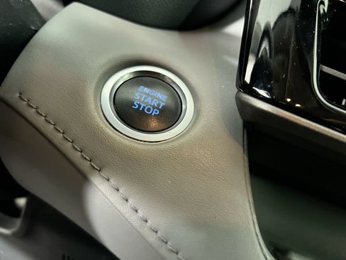 Used 2021 Toyota Highlander XLE FWD image 14