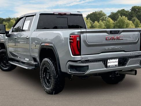 Used 2024 GMC Sierra 2500 Denali w/ Denali Reserve Package AWD/4WD image 11