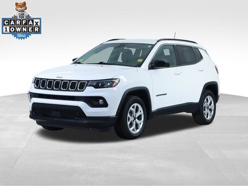 Used 2025 Jeep Compass Latitude image 8