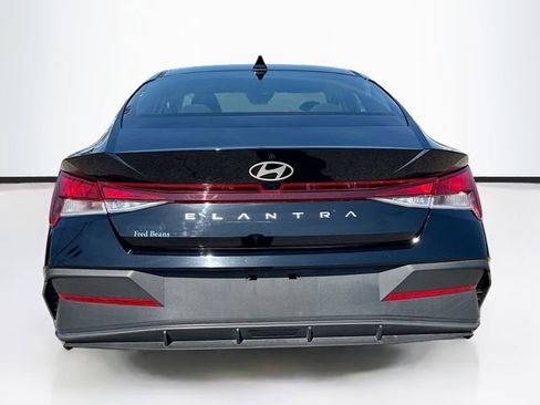 Used 2024 Hyundai Elantra SEL FWD image 6