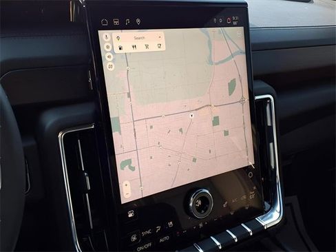 Used 2025 GMC Yukon Denali w/ Sun & Power Step Package image 10