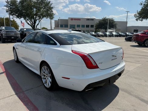 Used 2017 Jaguar XJ R-Sport RWD image 2