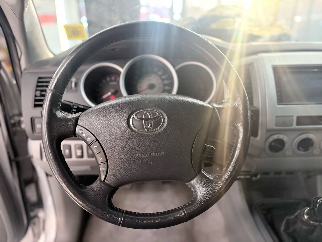 Used 2010 Toyota Tacoma 4x4 Access Cab V6 image 16
