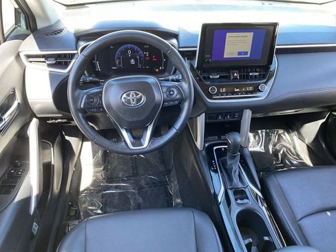 Used 2024 Toyota Corolla Cross XLE w/ Convenience Package image 22