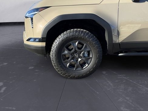 Used 2025 Lexus GX 550 image 16