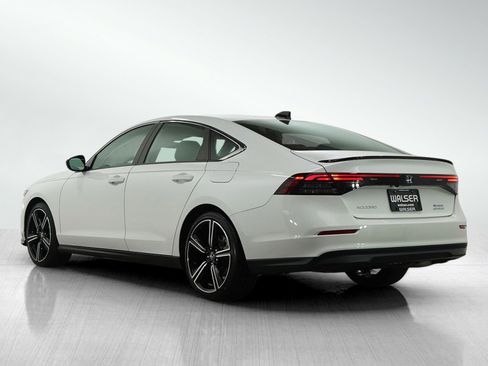 Used 2025 Honda Accord Sport image 3