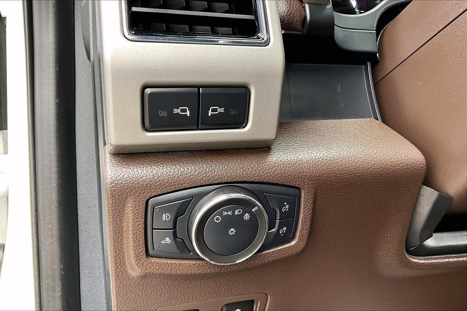Used 2022 Ford F250 King Ranch w/ King Ranch Ultimate Package AWD/4WD image 28