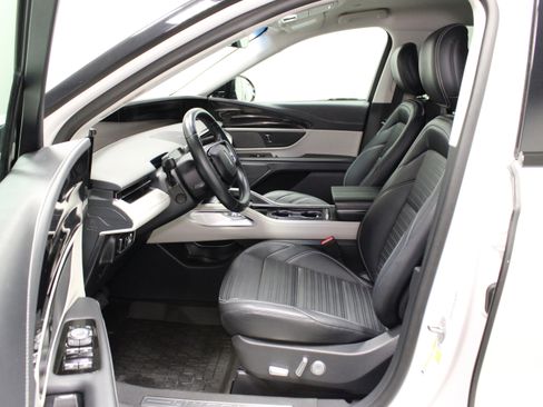 Used 2024 Lincoln Nautilus Reserve AWD/4WD image 16