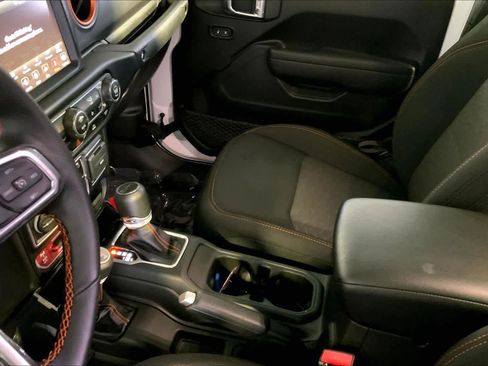 Used 2023 Jeep Gladiator Mojave w/ Cold Weather Group image 17