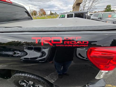 Used 2013 Toyota Tundra 4x4 CrewMax image 27