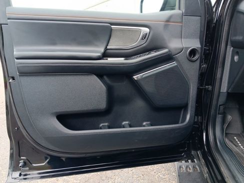 Used 2025 Ford Expedition Tremor AWD/4WD image 30