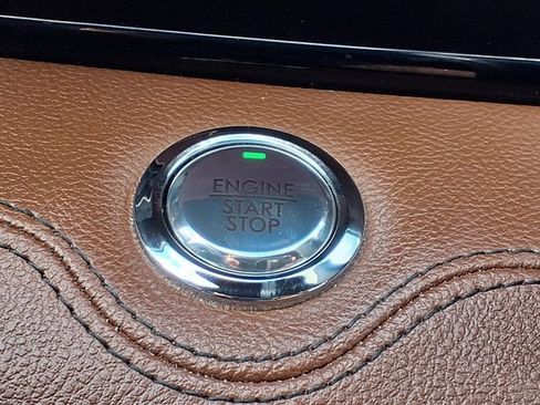 Certified 2024 Lincoln Navigator Reserve AWD/4WD image 14