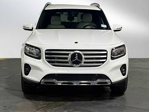 Certified 2025 Mercedes-Benz GLB 250 4MATIC image 8