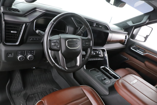 Used 2025 GMC Sierra 3500 Denali Ultimate AWD/4WD image 18