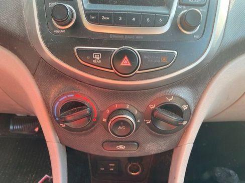 Used 2016 Hyundai Accent SE w/ Option Group 02 FWD image 17