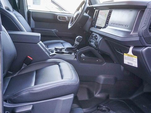 New 2025 Ford Bronco Badlands w/ Sasquatch Package image 13