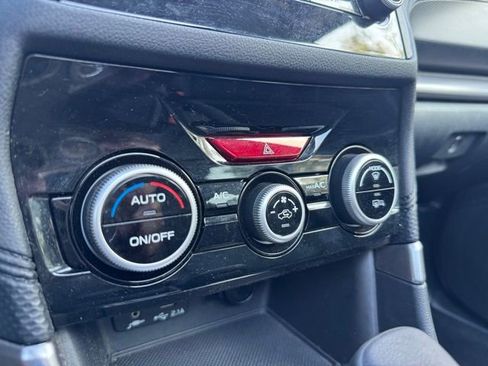 Used 2023 Subaru Forester Premium image 33