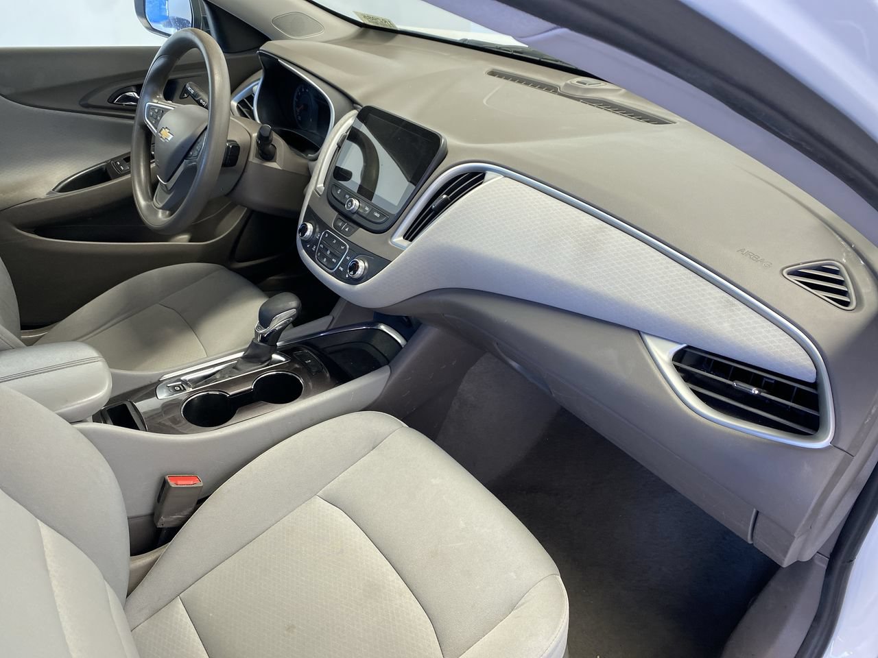 Used 2022 Chevrolet Malibu LT FWD image 29