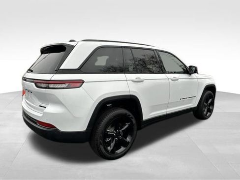 New 2025 Jeep Grand Cherokee Limited w/ Black Appearance Package AWD/4WD image 6