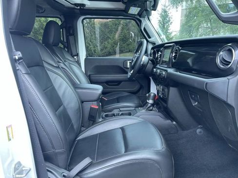 Used 2023 Jeep Wrangler Altitude image 28