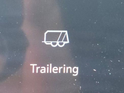 New 2025 Chevrolet Suburban Premier image 11