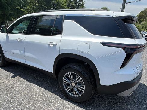 New 2026 Chevrolet Traverse LT w/ Driver Confidence Package AWD/4WD image 7
