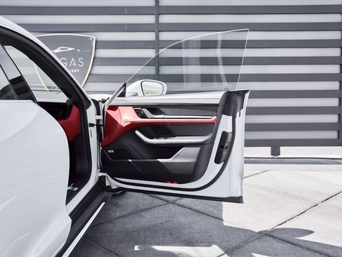 Used 2020 Porsche Taycan Turbo image 22