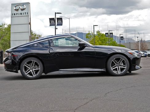 Used 2024 Nissan Z Performance w/ Floor Mat Package RWD image 11