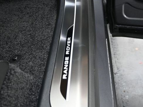 New 2025 Land Rover Range Rover SE image 12