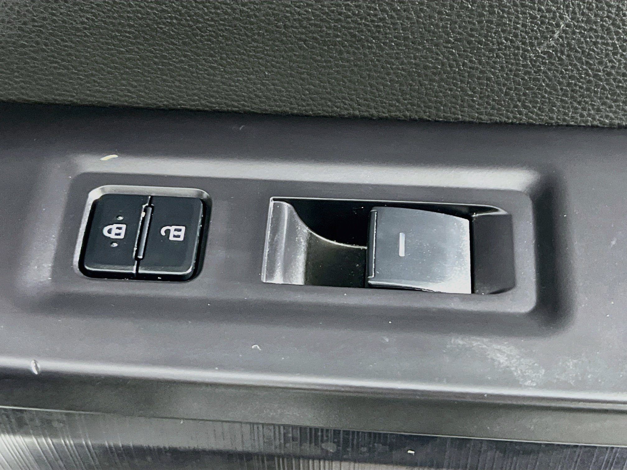 Used 2024 Toyota Sequoia Platinum AWD/4WD image 31