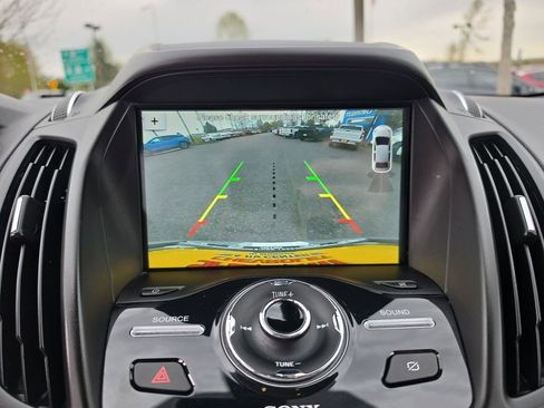 Used 2019 Ford Escape Titanium image 15